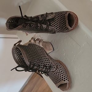 Womens Freebird Booties